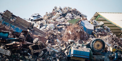 Odpady niebezpieczne na wysypisku śmieci